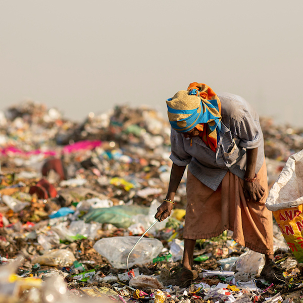 Converting PET bottle waste into sustainable rPET flakes and granules